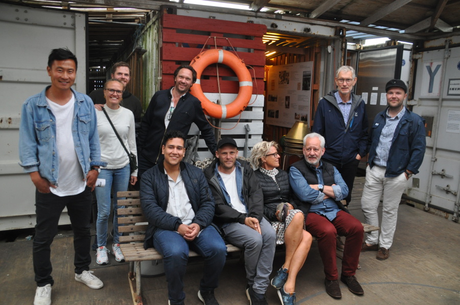 Gæster fra Pakhus 77